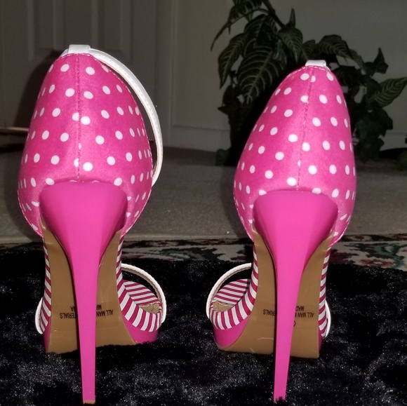 Heels - Picture 6 of 7